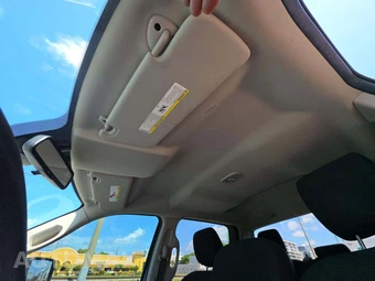 2019 Ram 1500 Classic Express Crew Cab Short Bed – miniatura 8