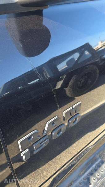 2019 Ram 1500 Classic Express Crew Cab Short Bed - miniatura 19