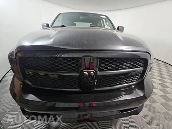 2019 Ram 1500 Classic Express Crew Cab Short Bed - miniatura 2