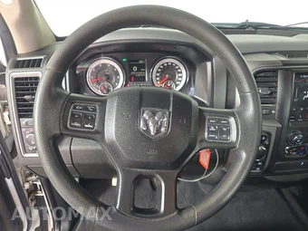2019 Ram 1500 Classic Express Crew Cab Short Bed – miniatura 10