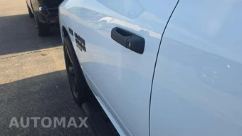 2019 Ram 1500 Classic Express Crew Cab Short Bed – miniatura 24