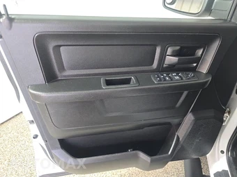 2019 Ram 1500 Classic Express Crew Cab Short Bed – miniatura 9