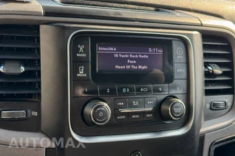2019 Ram 1500 Classic Express Extended Cab Medium Bed - miniatura 25