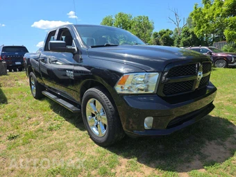 2019 Ram 1500 Classic Express Extended Cab Medium Bed – miniatura 4