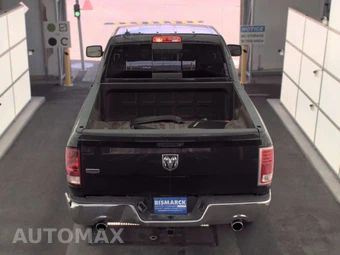 2019 Ram 1500 Classic SLT Crew Cab Medium Bed - miniatura 5