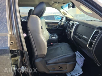 2019 Ram 1500 Classic SLT Crew Cab Medium Bed - miniatura 8