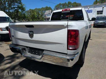 2019 Ram 1500 Classic SLT Crew Cab Medium Bed - miniatura 3