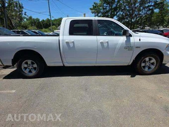 2019 Ram 1500 Classic SLT Crew Cab Medium Bed - miniatura 4