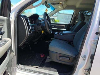 2019 Ram 1500 Classic SLT Crew Cab Medium Bed - miniatura 6