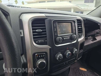 2019 Ram 1500 Classic SLT Crew Cab Medium Bed – miniatura 10