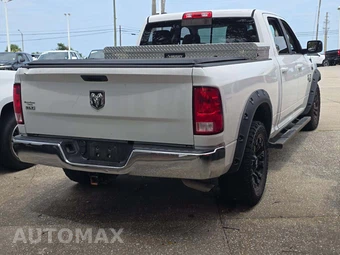2019 Ram 1500 Classic SLT Crew Cab Medium Bed – miniatura 3