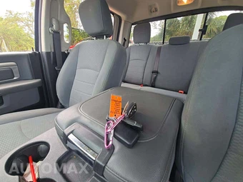 2019 Ram 1500 Classic SLT Crew Cab Medium Bed – miniatura 8