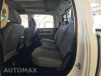 2019 Ram 1500 Classic SLT Crew Cab Medium Bed – miniatura 10
