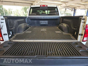 2019 Ram 1500 Classic SLT Crew Cab Medium Bed – miniatura 11