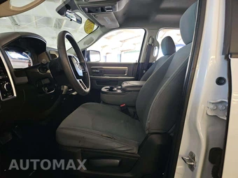 2019 Ram 1500 Classic SLT Crew Cab Medium Bed – miniatura 3