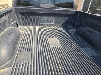2019 Ram 1500 Classic SLT Crew Cab Medium Bed - miniatura 17