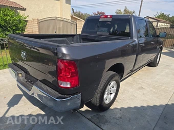 2019 Ram 1500 Classic SLT Crew Cab Medium Bed - miniatura 4