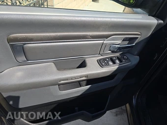 2019 Ram 1500 Classic SLT Crew Cab Medium Bed - miniatura 9