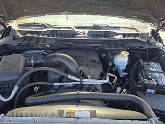 2019 Ram 1500 Classic SLT Crew Cab Medium Bed - miniatura 15