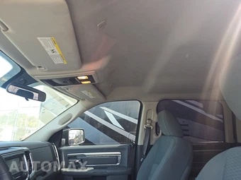 2019 Ram 1500 Classic SLT Crew Cab Medium Bed - miniatura 19