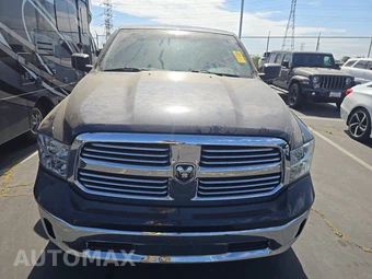 2019 Ram 1500 Classic SLT Crew Cab Medium Bed - miniatura 2