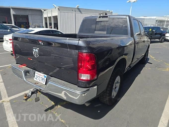 2019 Ram 1500 Classic SLT Crew Cab Medium Bed - miniatura 4