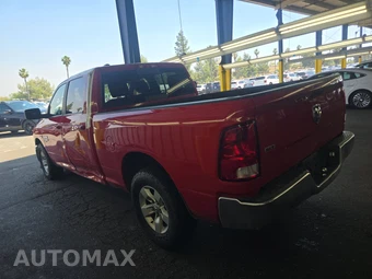 2019 Ram 1500 Classic SLT Crew Cab Medium Bed - miniatura 2