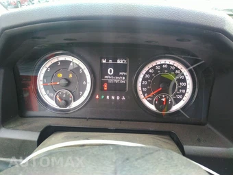 2019 Ram 1500 Classic SLT Crew Cab Medium Bed - miniatura 24
