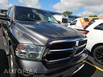 2019 Ram 1500 Classic SLT Crew Cab Medium Bed - miniatura 2