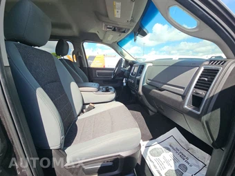 2019 Ram 1500 Classic SLT Crew Cab Medium Bed - miniatura 8