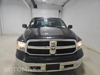 2019 Ram 1500 Classic SLT Crew Cab Medium Bed – miniatura 2