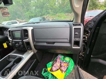 2019 Ram 1500 Classic SLT Crew Cab Short Bed - miniatura 16