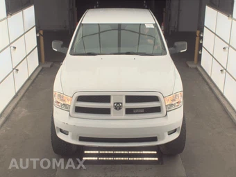 2019 Ram 1500 Classic SLT Crew Cab Short Bed - miniatura 2