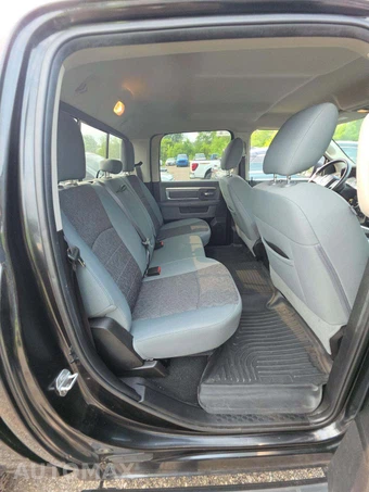 2019 Ram 1500 Classic SLT Crew Cab Short Bed – miniatura 16