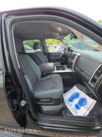 2019 Ram 1500 Classic SLT Crew Cab Short Bed – miniatura 18