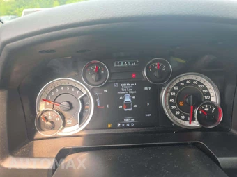 2019 Ram 1500 Classic SLT Crew Cab Short Bed – miniatura 9