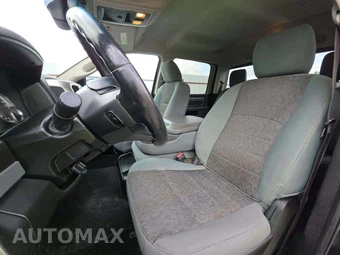 2019 Ram 1500 Classic SLT Crew Cab Short Bed – miniatura 3