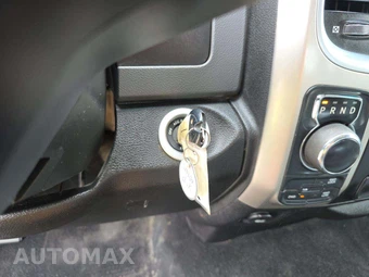 2019 Ram 1500 Classic SLT Crew Cab Short Bed – miniatura 5