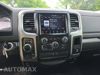 2019 Ram 1500 Classic SLT Crew Cab Short Bed – miniatura 7