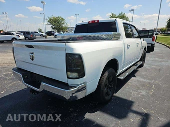 2019 Ram 1500 Classic SLT Crew Cab Short Bed - miniatura 3