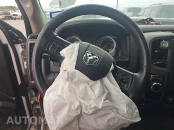 2019 Ram 1500 Classic Tradesman Crew Cab Medium Bed – miniatura 10