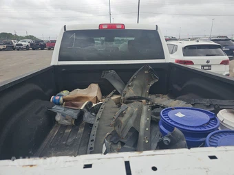 2019 Ram 1500 Classic Tradesman Crew Cab Medium Bed – miniatura 16