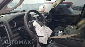 2019 Ram 1500 Classic Tradesman Crew Cab Medium Bed – miniatura 29