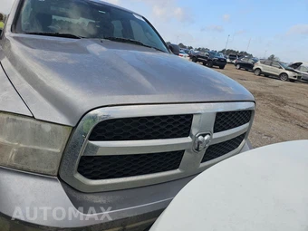 2019 Ram 1500 Classic Tradesman Crew Cab Short Bed - miniatura 2