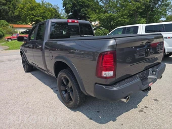2019 Ram 1500 Classic Warlock Extended Cab Medium Bed - miniatura 2