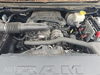 2019 Ram 1500 Laramie Crew Cab Medium Bed - miniatura 15