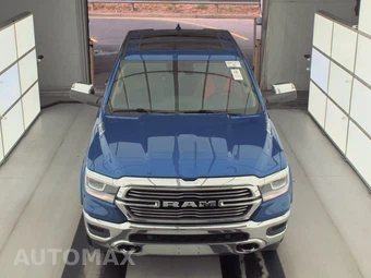 2019 Ram 1500 Laramie Crew Cab Medium Bed - miniatura 2
