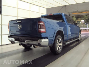 2019 Ram 1500 Laramie Crew Cab Medium Bed - miniatura 4
