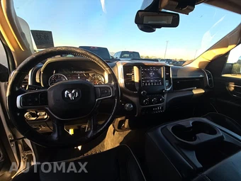 2019 Ram 1500 Laramie Crew Cab Medium Bed - miniatura 11