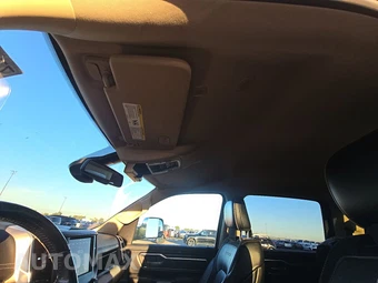 2019 Ram 1500 Laramie Crew Cab Medium Bed - miniatura 19